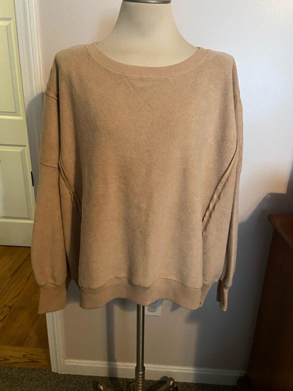 American Eagle Outfitters Taupe Crewneck Pullover Sweater